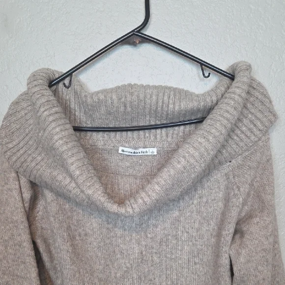 Abercrombie & Fitch Tan Cowl Neck Sweater Lg - Picture 2 of 8